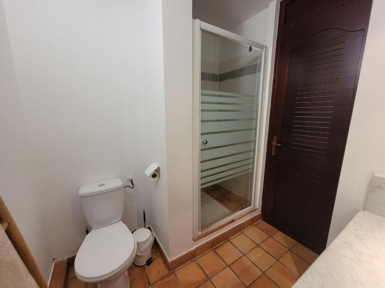 Studio Climatise Dans Residence Avec Piscine, A Proximite De La Mer 拉特里尼泰 外观 照片